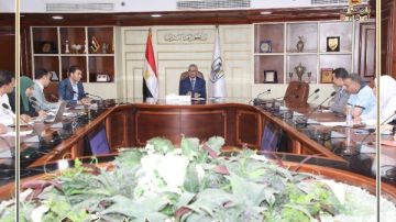 محافظ بني سويف يواصل لقاءاته الدورية مع حملة الدكتوراه والماجستير من العاملين بالديوان العام والوحدات المحلية محافظ بني سويف يواصل لقاءاته الدورية مع حملة الدكتوراه والماجستير من العاملين بالديوان العام والوحدات المحلية