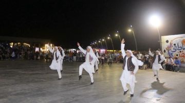إقبال على مهرجان شاطئ الفن برأس البر إقبال على مهرجان شاطئ الفن برأس البر