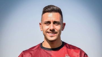 سيراميكا يضم جراديشار من الأهلي على سبيل الإعارة سيراميكا يضم جراديشار من الأهلي على سبيل الإعارة