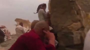 عاصفة شديدة .. لحظات مرعبة أعلى جبل النور في مكة عاصفة شديدة .. لحظات مرعبة أعلى جبل النور في مكة