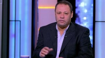 لاعب الأهلي السابق: مينفعش يكون عندي 2 رأس حربة أجنبي وحد منهم يقعد دكة لاعب الأهلي السابق: مينفعش يكون عندي 2 رأس حربة أجنبي وحد منهم يقعد دكة