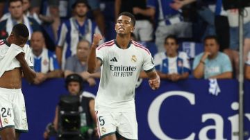 بيلينجهام يكشف سر تألقه مع ريال مدريد تحت قيادة مورينيو بيلينجهام يكشف سر تألقه مع ريال مدريد تحت قيادة مورينيو
