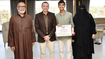 محافظ أسوان يكرم أوائل الشهادات العامة تقديرا لتفوقهم ودعما لمسيرة التعليم محافظ أسوان يكرم أوائل الشهادات العامة تقديرا لتفوقهم ودعما لمسيرة التعليم