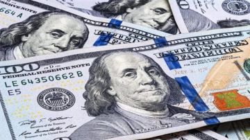 الجنيه يستفيق.. تراجع سعر الدولار بقيمة 50 قرشا الجنيه يستفيق.. تراجع سعر الدولار بقيمة 50 قرشا