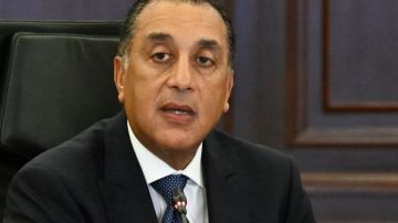 رئيس الوزراء يهنئ شيخ الأزهر بمناسبة ذكرى المولد النبوي الشريف رئيس الوزراء يهنئ شيخ الأزهر بمناسبة ذكرى المولد النبوي الشريف