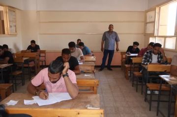 امتحانات الدور الثاني للثانوية الأزهرية.. الطلاب يؤدون الإحصاء والأدب والكيمياء والبلاغة اليوم امتحانات الدور الثاني للثانوية الأزهرية.. الطلاب يؤدون الإحصاء والأدب والكيمياء والبلاغة اليوم