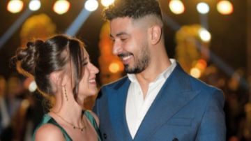 محمد أنور يحتفل بذكرى زواجه برسالة رومانسية محمد أنور يحتفل بذكرى زواجه برسالة رومانسية