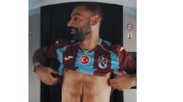 بقميص طرابزون.. محمد صلاح يوجه أول رسالة لجماهير النادي التركي بقميص طرابزون.. محمد صلاح يوجه أول رسالة لجماهير النادي التركي