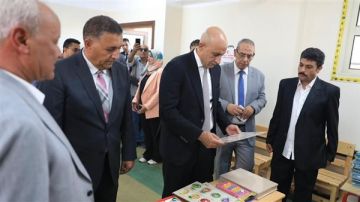 تسليم الكتب والصيانة.. وزير التعليم يوجه بتنفيذ 3 تعليمات قبل بداية الدراسة تسليم الكتب والصيانة.. وزير التعليم يوجه بتنفيذ 3 تعليمات قبل بداية الدراسة