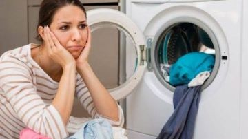 ليه الهدوم بتطلع من الغسالة برائحة غير جيدة؟ .. 8 أخطاء شائعة ليه الهدوم بتطلع من الغسالة برائحة غير جيدة؟ .. 8 أخطاء شائعة