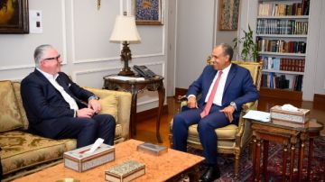 وزير الخارجية يبحث مع الرئيس التنفيذي لـ Forbes Global Properties التعاون المشترك وزير الخارجية يبحث مع الرئيس التنفيذي لـ Forbes Global Properties التعاون المشترك