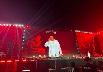 مصطفى كامل يفتتح حفل ليلة التسعينيات بـ يلا ساحل مصطفى كامل يفتتح حفل ليلة التسعينيات بـ يلا ساحل