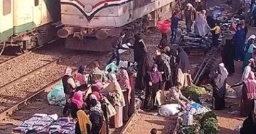مصرع فتاة صدمها قطار أثناء عبور مزلقان القاصد بطنطا مصرع فتاة صدمها قطار أثناء عبور مزلقان القاصد بطنطا