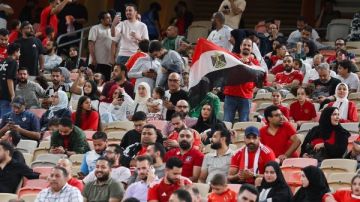 أحمد شوبير ينتقد غياب الجماهير عن المدرجات: الأندية بدون مصادر دخل أحمد شوبير ينتقد غياب الجماهير عن المدرجات: الأندية بدون مصادر دخل