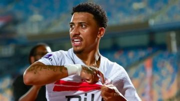 خوان بيزيرا يقترب من شباب الأهلي الإماراتي بعد اتفاق مالي مع الزمالك
