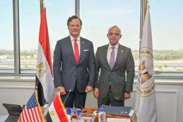 د. محمد فريد: المشاورات مع مساعد وزير التجارة الأمريكي تطرقت إلى فرص استثمارية في قطاعات التعدين والذكاء الاصطناعي د. محمد فريد: المشاورات مع مساعد وزير التجارة الأمريكي تطرقت إلى فرص استثمارية في قطاعات التعدين والذكاء الاصطناعي