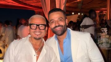 عمر السعيد يظهر برفقة عمرو دياب في الساحل الشمالي عمر السعيد يظهر برفقة عمرو دياب في الساحل الشمالي