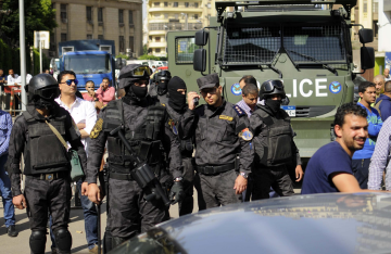 مصر.. الداخلية تكشف حقيقة نفي مواطنين خارج البلاد مصر.. الداخلية تكشف حقيقة نفي مواطنين خارج البلاد