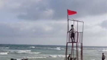 ممنوع نزول البحر بالإسكندرية.. متى تنتهي الرايات الحمراء وتعود السباحة؟ ممنوع نزول البحر بالإسكندرية.. متى تنتهي الرايات الحمراء وتعود السباحة؟