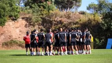 موعد مباراة الأهلي القادمة أمام برشلونة
