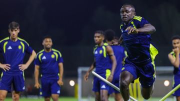 بداية قوية بالدوري السعودي رونالدو يبدأ رحلة الدفاع عن اللقب.. النصر والاتحاد في اختبارات قوية .. والتعاون يصطدم بالخليج بداية قوية بالدوري السعودي رونالدو يبدأ رحلة الدفاع عن اللقب.. النصر والاتحاد في اختبارات قوية .. والتعاون يصطدم بالخليج