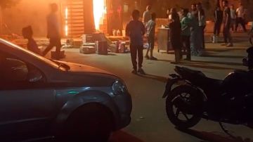 حريق يلتهم كشك بقالة في حي الأمل بالوادى الجديد حريق يلتهم كشك بقالة في حي الأمل بالوادى الجديد