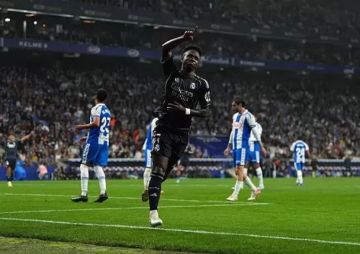 فينيسيوس بعد تجديد تعاقده: ريال مدريد إلى الأبد