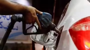 رئيس شعبة المواد البترولية يحسم الجدل حول حقيقة زيادة أسعار الوقود رئيس شعبة المواد البترولية يحسم الجدل حول حقيقة زيادة أسعار الوقود