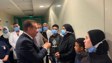 محافظ بورسعيد يزور منجد حي المناخ ويوجه بتوفير الرعاية الطبية الكاملة محافظ بورسعيد يزور منجد حي المناخ ويوجه بتوفير الرعاية الطبية الكاملة