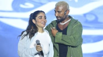 أحمد سعد يغني كدا كدا مع ابنته جودي في حفل الساحل الشمالي أحمد سعد يغني كدا كدا مع ابنته جودي في حفل الساحل الشمالي