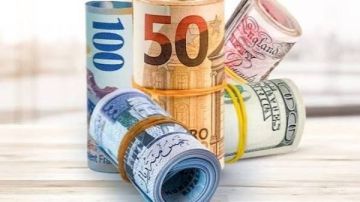 تراجع الريال والدينار.. أسعار العملات اليوم الإثنين تراجع الريال والدينار.. أسعار العملات اليوم الإثنين