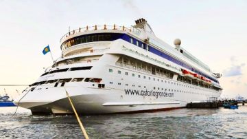 ميناء غرب بورسعيد يستقبل السفينة السياحية ASTORIA GRANDE ميناء غرب بورسعيد يستقبل السفينة السياحية ASTORIA GRANDE