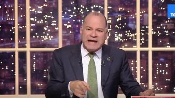 نشأت الديهي: لأننا أمة فقيرة لا يسعنا إلا أن ننفق على التعليم بسخاء نشأت الديهي: لأننا أمة فقيرة لا يسعنا إلا أن ننفق على التعليم بسخاء