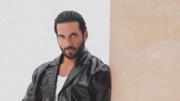 حسن الرداد يكشف تفاصيل جديدة عن فيلم طه الغريب حسن الرداد يكشف تفاصيل جديدة عن فيلم طه الغريب