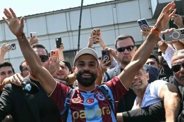 ما هو سر الاحتفال الذي أداه محمد صلاح أمام جمهور طرابزون سبور التركي؟ ما هو سر الاحتفال الذي أداه محمد صلاح أمام جمهور طرابزون سبور التركي؟