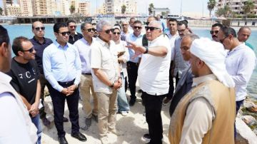 وزير السياحة والآثار ومحافظ مطروح يتفقدان مشروعات سياحية وتنموية بالمحافظة وزير السياحة والآثار ومحافظ مطروح يتفقدان مشروعات سياحية وتنموية بالمحافظة