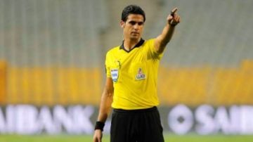تفاصيل مكالمة عبدالفتاح ومعروف بشأن مباراة الأهلي وزد تفاصيل مكالمة عبدالفتاح ومعروف بشأن مباراة الأهلي وزد