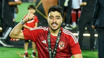 خبر سار لجماهير الأهلي.. أكرم توفيق يقترب من العودة والانضمام لمعسكر إسبانيا