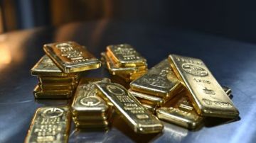 الذهب يرتفع بدعم ضعف الدولار وتراجع أسعار النفط وترقب بيانات الوظائف الأمريكية الذهب يرتفع بدعم ضعف الدولار وتراجع أسعار النفط وترقب بيانات الوظائف الأمريكية