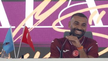 أسلوب لعبنا يختلف قليلًا.. تعليق مُفاجئ من مدرب طرابزون سبور عن محمد صلاح
