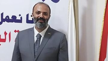 هاني عبد السميع: زيارة الرئيس الصيني ترسخ الشراكة الاستراتيجية بين القاهرة وبكين هاني عبد السميع: زيارة الرئيس الصيني ترسخ الشراكة الاستراتيجية بين القاهرة وبكين