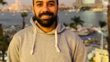 مع السلامة يا دنيا .. إنقاذ شاب من الانتحار بعد بث مباشر من كوبري قصر النيل مع السلامة يا دنيا .. إنقاذ شاب من الانتحار بعد بث مباشر من كوبري قصر النيل