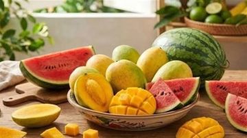 خبير تغذية يحسم الجدل حول خطورة البطيخ والمانجو: الشائعات غير صحيحة خبير تغذية يحسم الجدل حول خطورة البطيخ والمانجو: الشائعات غير صحيحة