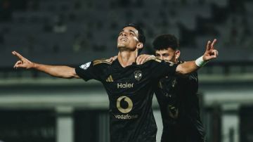 هشام زاهد: الفوز على زد خطوة مهمة في مشوار الأهلي بالدوري هشام زاهد: الفوز على زد خطوة مهمة في مشوار الأهلي بالدوري