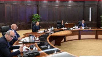 رئيس الوزراء يترأس اجتماع اللجنة العليا للحج لمناقشة الضوابط والمحددات المقترحة لموسم (1448 هـ -2027م) رئيس الوزراء يترأس اجتماع اللجنة العليا للحج لمناقشة الضوابط والمحددات المقترحة لموسم (1448 هـ -2027م)