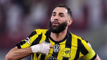 كريم بنزيما يضع شرطين للعودة إلى الاتحاد السعودي كريم بنزيما يضع شرطين للعودة إلى الاتحاد السعودي