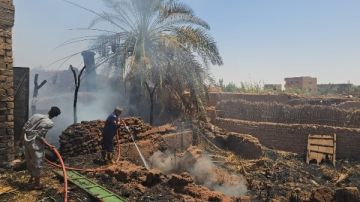 السيطرة على حريق في منزل قديم بقرية الجديدة بالوادي الجديد السيطرة على حريق في منزل قديم بقرية الجديدة بالوادي الجديد