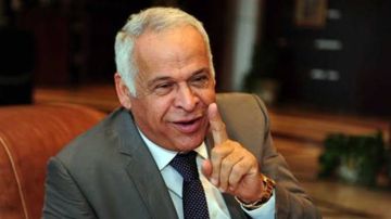 فرج عامر: كرة القدم العالمية أصبحت سياسية.. وإنفانتينو تلقى ردًا بهدف قاتل