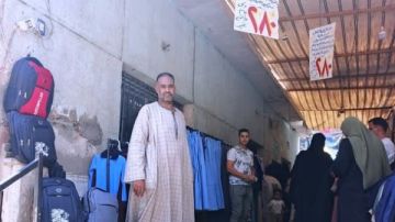 محافظ أسوان يتابع تنظيم معرض أهلا مدارس في إدفو بتخفيضات 30 محافظ أسوان يتابع تنظيم معرض أهلا مدارس في إدفو بتخفيضات 30