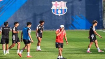 الأهلي وبرشلونة اليوم.. بث مباشر للمواجهة التاريخية في كامب نو والقنوات الناقلة الأهلي وبرشلونة اليوم.. بث مباشر للمواجهة التاريخية في كامب نو والقنوات الناقلة